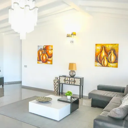 Trillizos Villa *