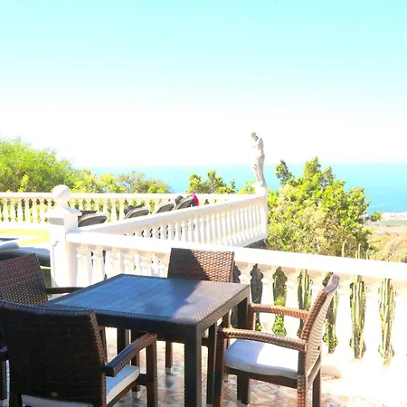 Trillizos Villa *