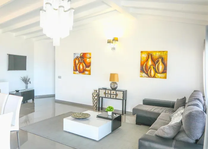 Trillizos Villa *